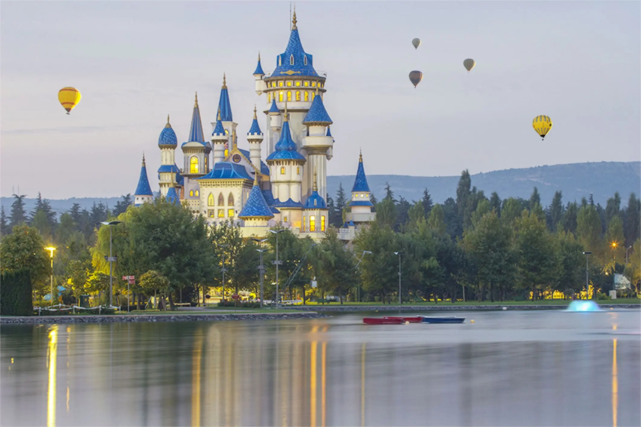 Enjoy the unique experiences of the Disneyland Paris Resort, only 35 min from Paris